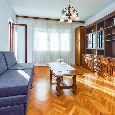 Lovely Apartment In Podstrana With Kitchen Exterior foto