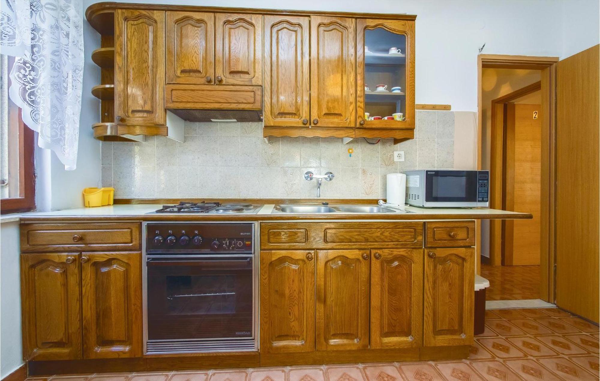 Lovely Apartment In Podstrana With Kitchen Exterior foto